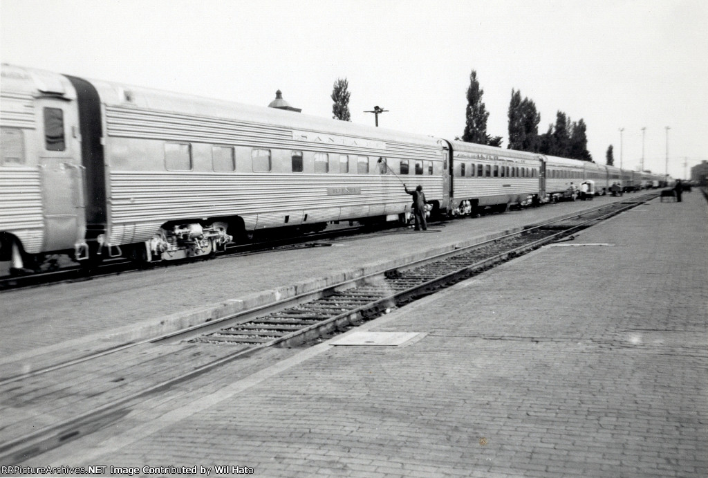 Santa Fe 10-3-2 Sleeper "Blue Hill"